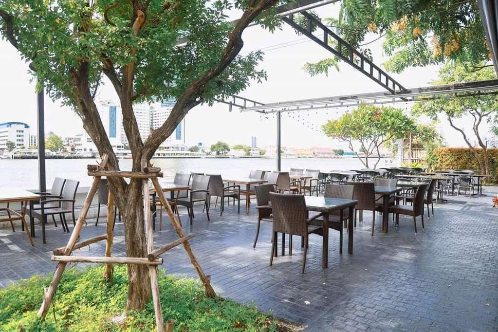 Khách sạn Away Riverside Kene